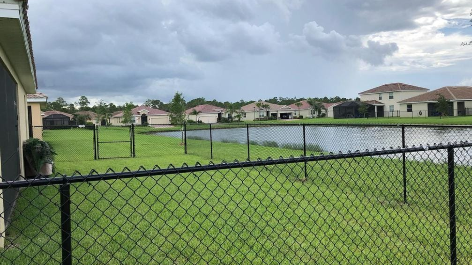 chain link fence 1920x1080 1