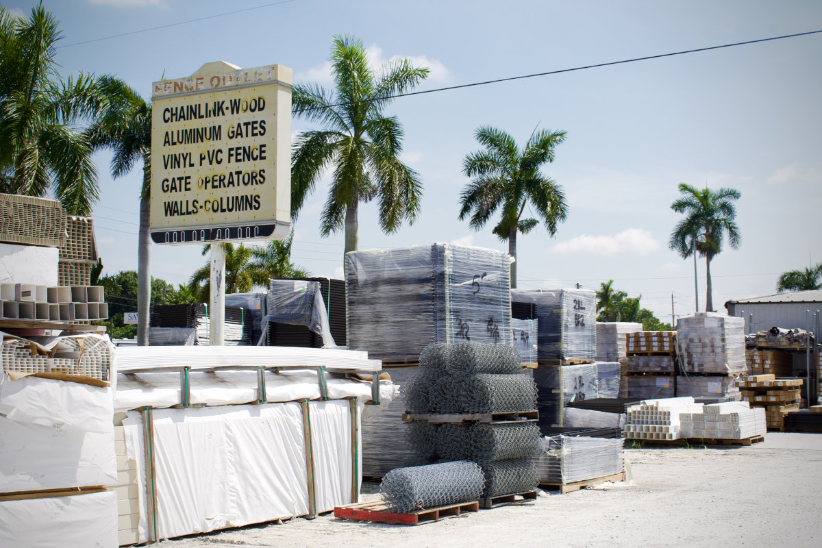 fence supply yard